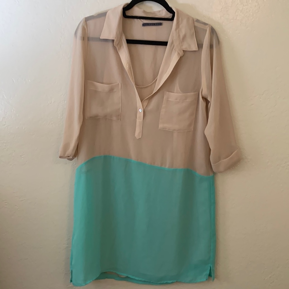Velvet dress, very flattering on in excellent condition.